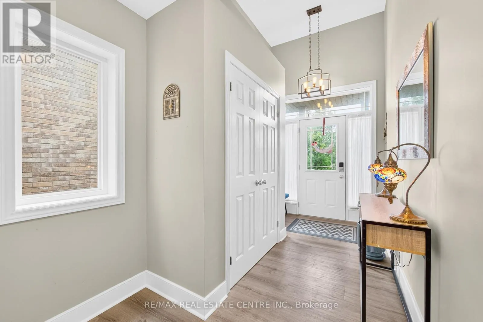 110 OAKES CRESCENT