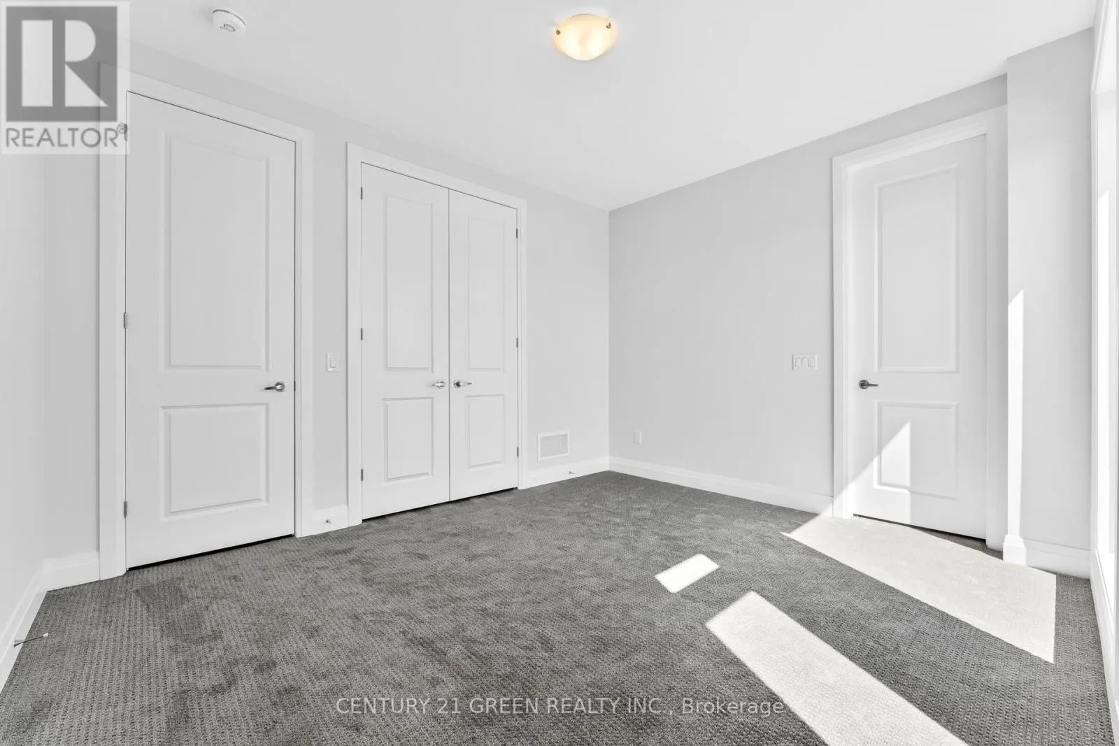 1447 UPPER THAMES DRIVE