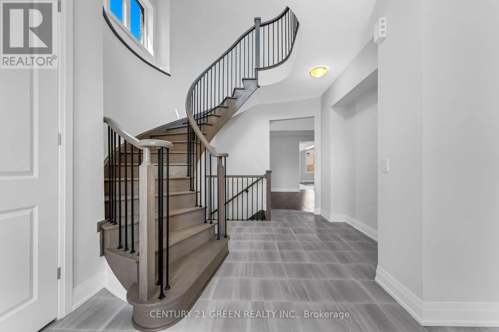 1447 UPPER THAMES DRIVE
