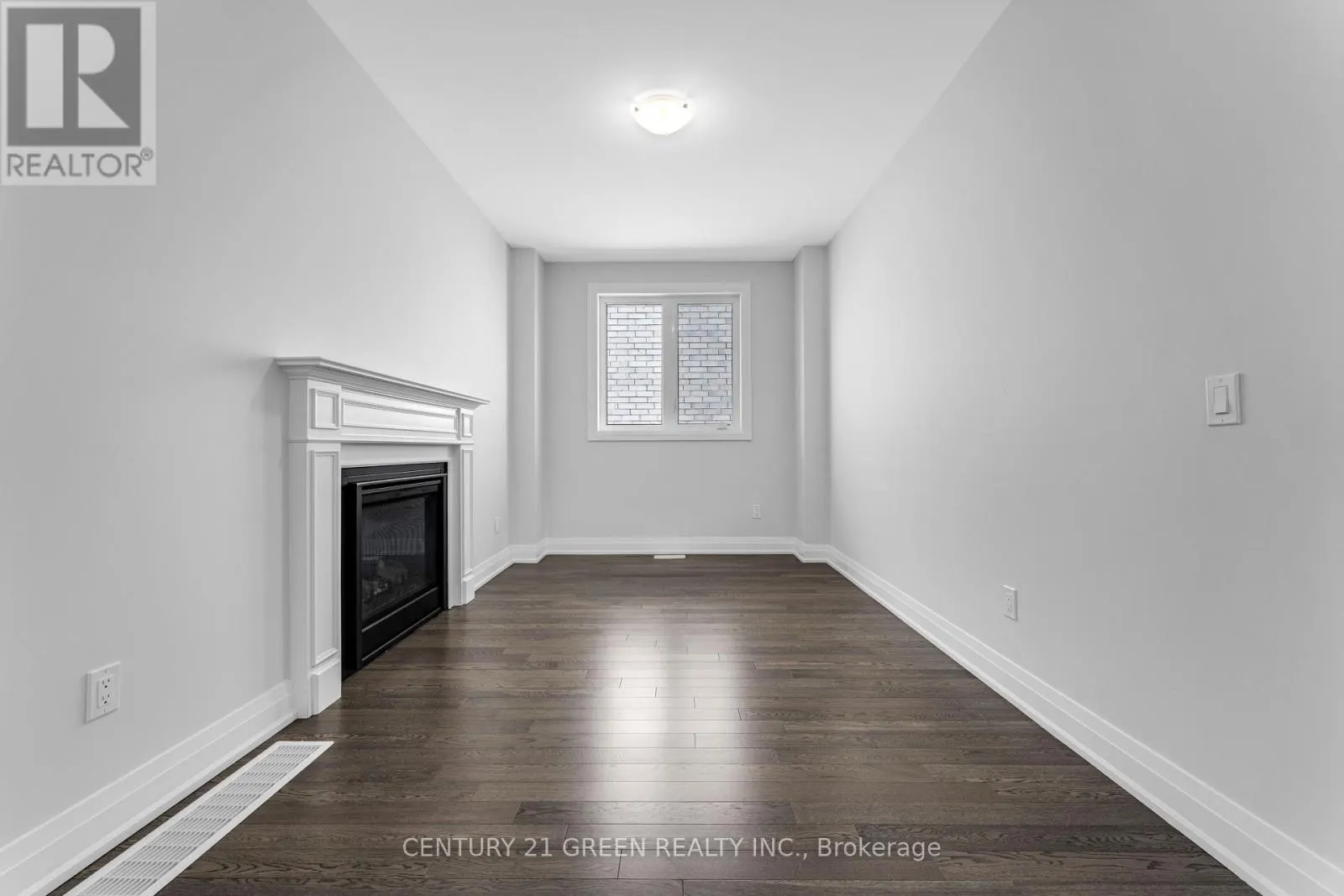 1447 UPPER THAMES DRIVE
