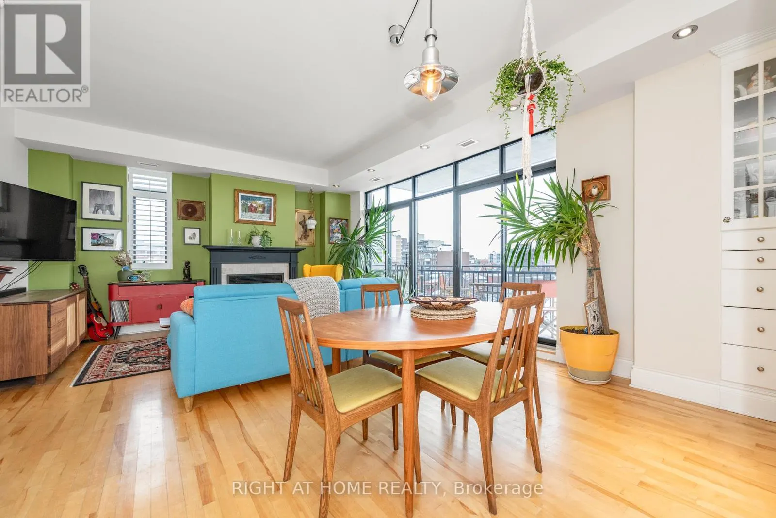 504 - 364 COOPER STREET