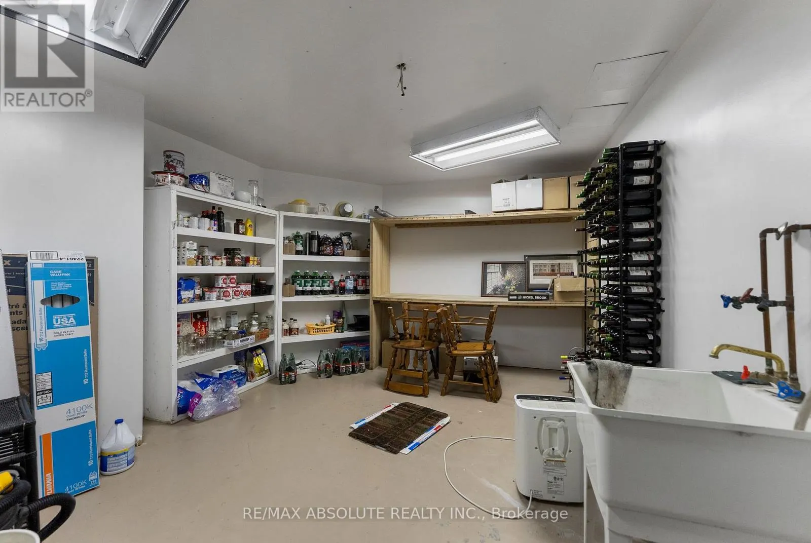 1724 RIVER ROAD