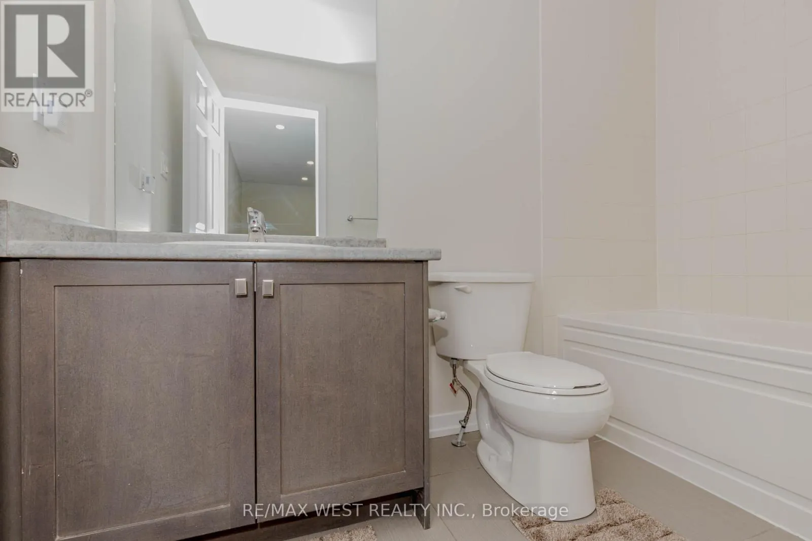 74 PAGEBROOK CRESCENT
