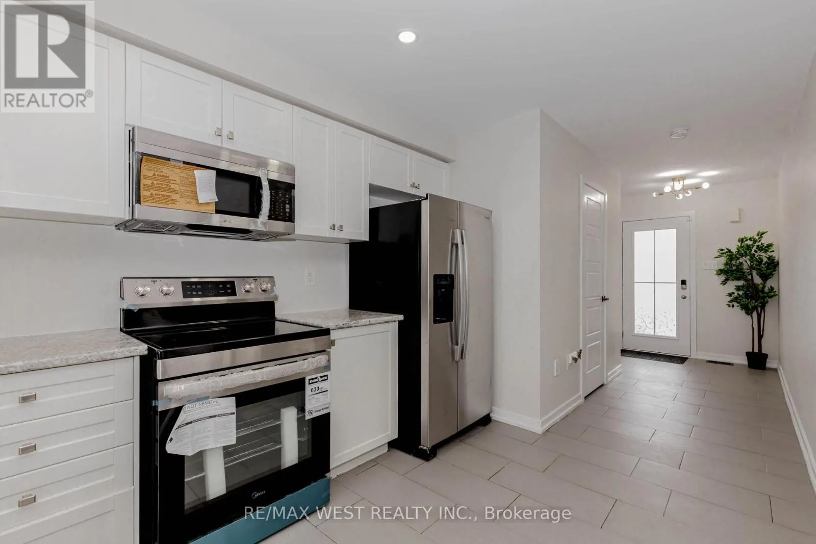 74 PAGEBROOK CRESCENT