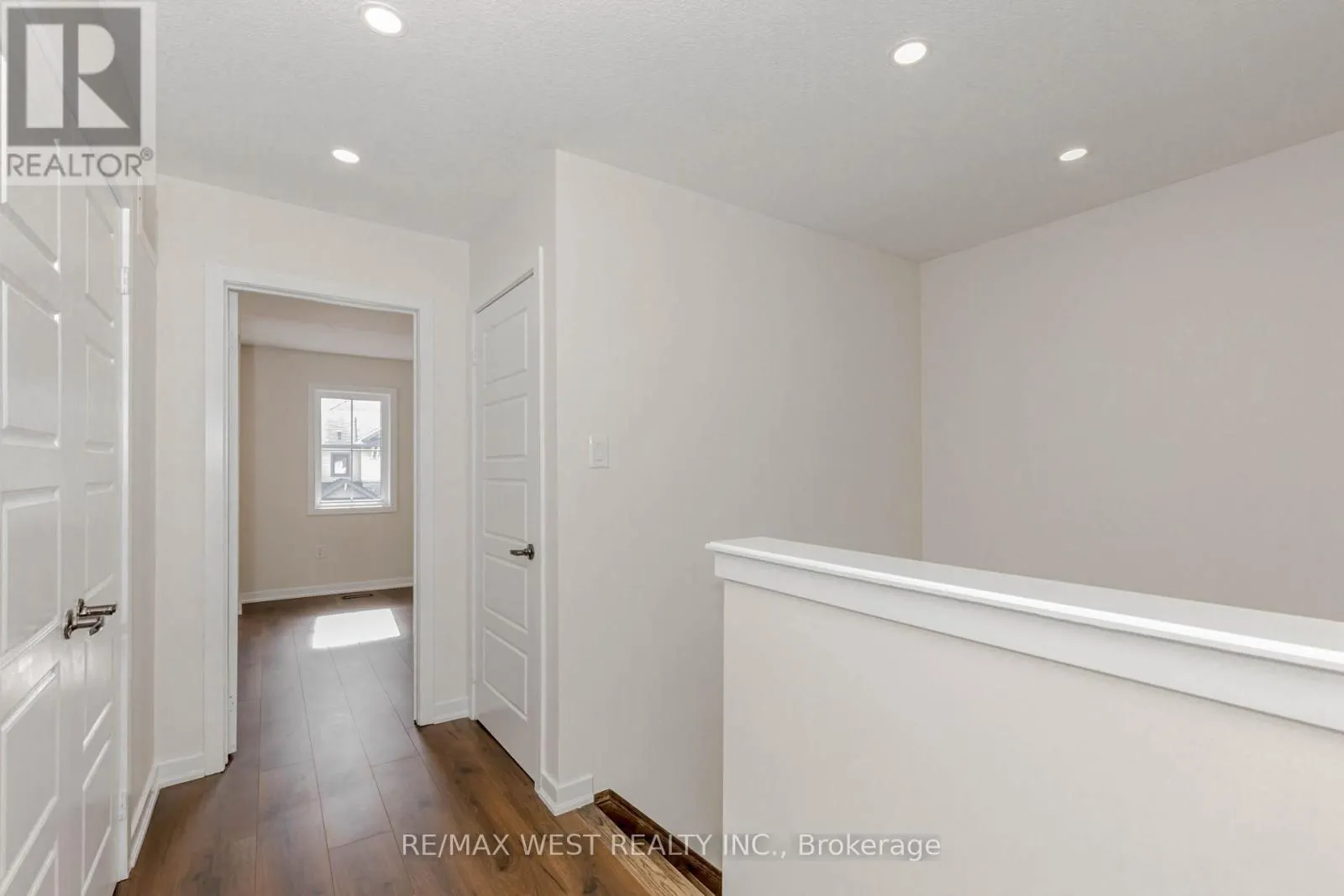 74 PAGEBROOK CRESCENT