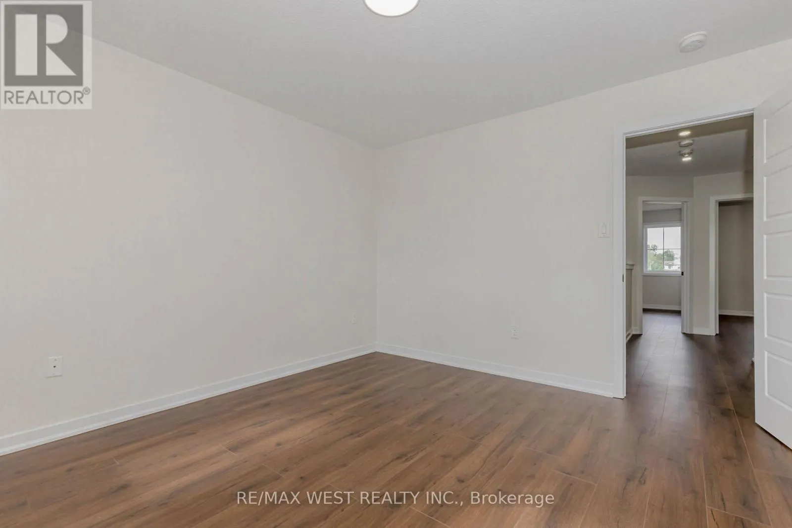 74 PAGEBROOK CRESCENT