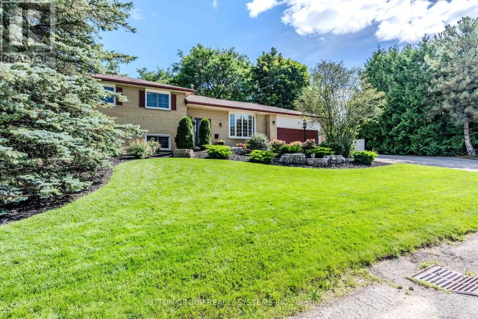 17 WILLIAM REX CRESCENT