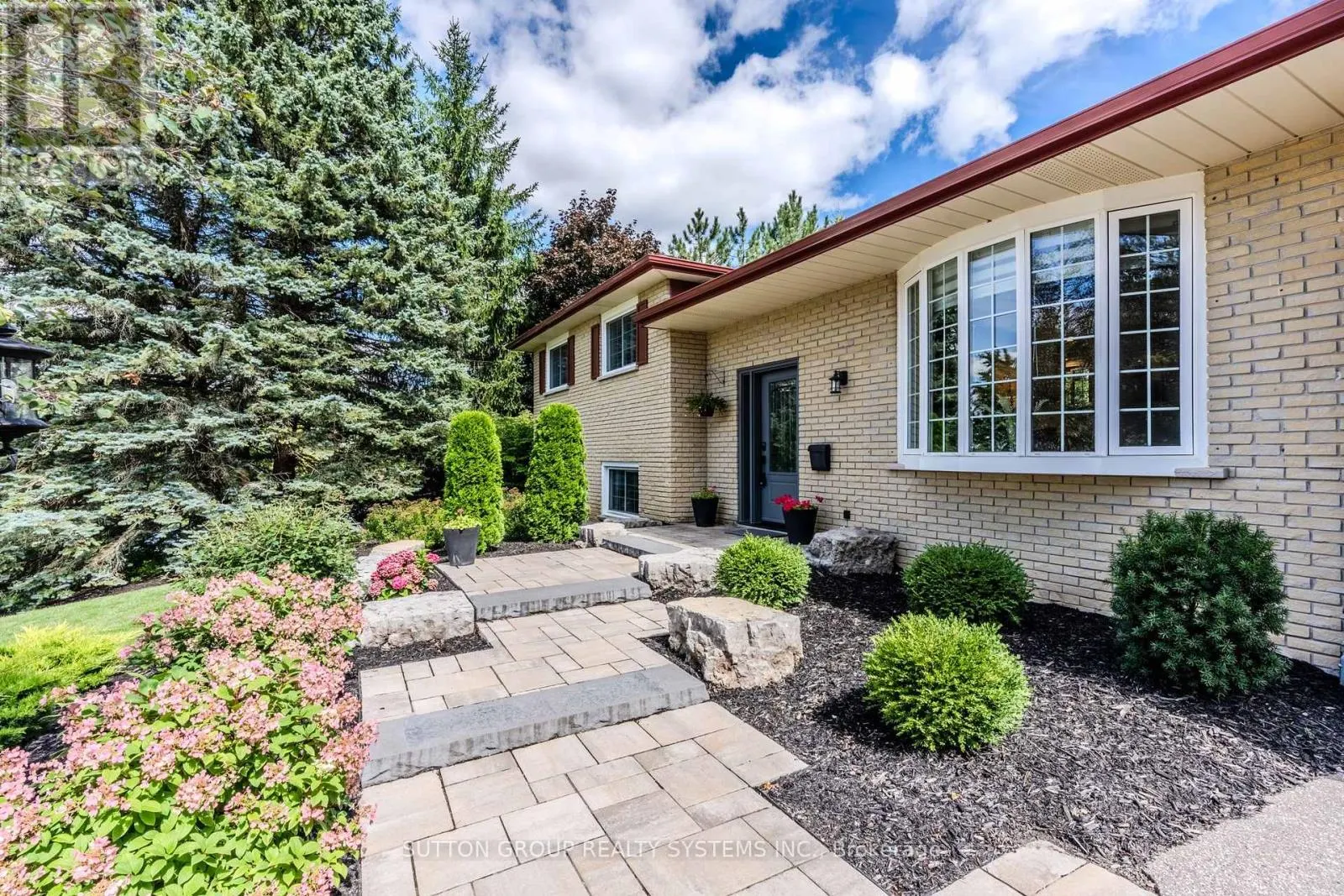 17 WILLIAM REX CRESCENT