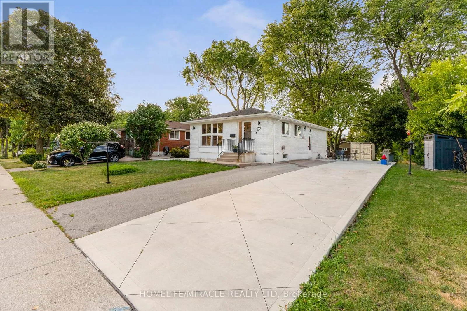 23 THORLEY DRIVE