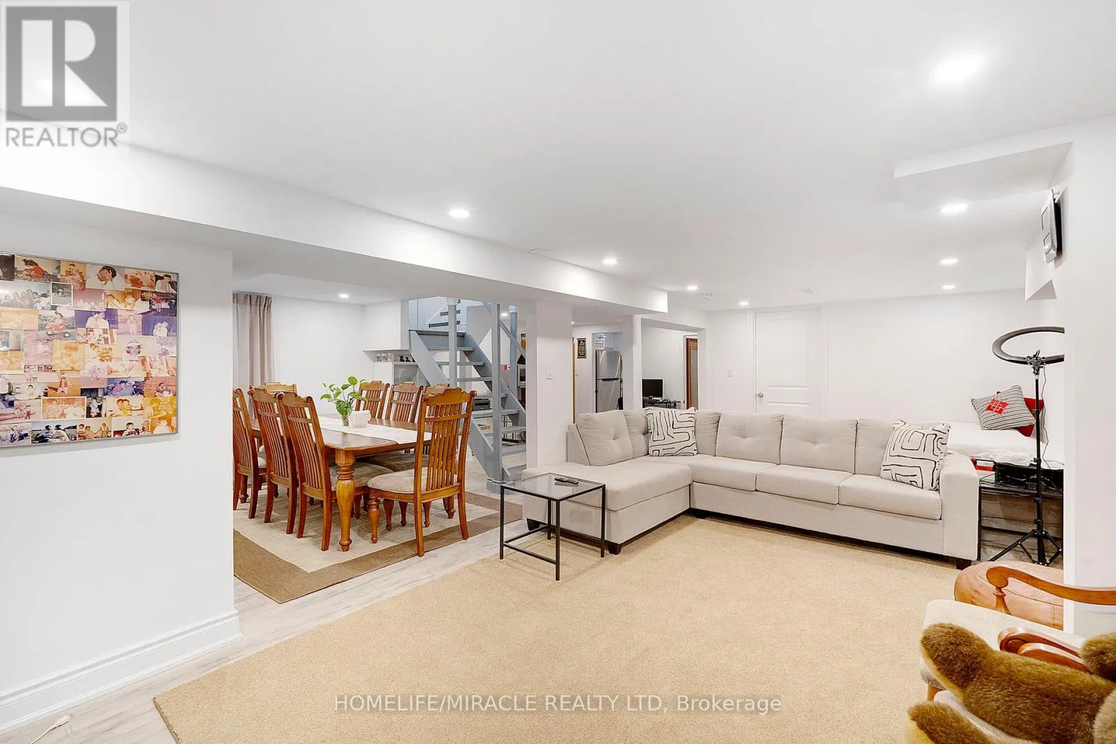 23 THORLEY DRIVE