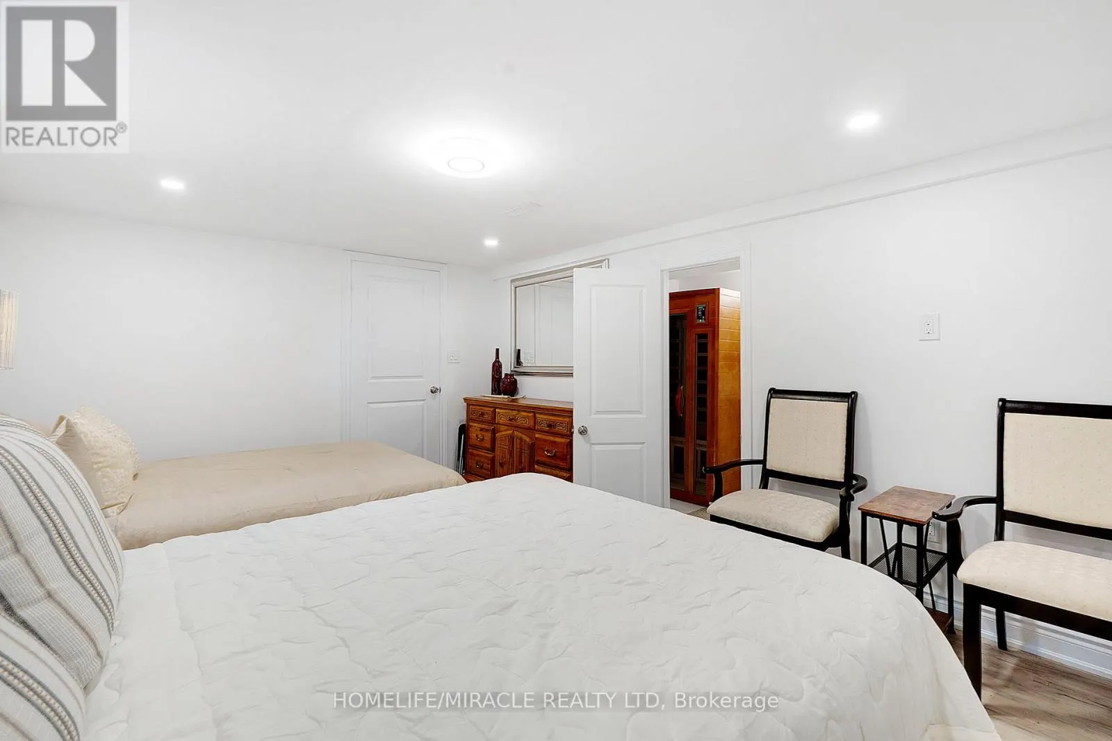 23 THORLEY DRIVE