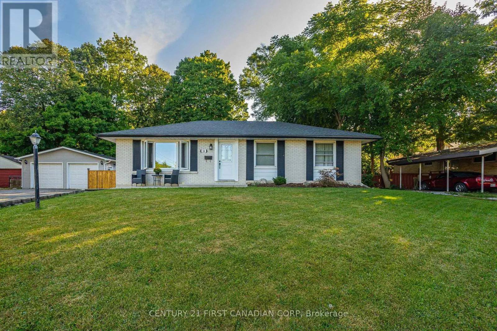 384 BRIARHILL AVENUE