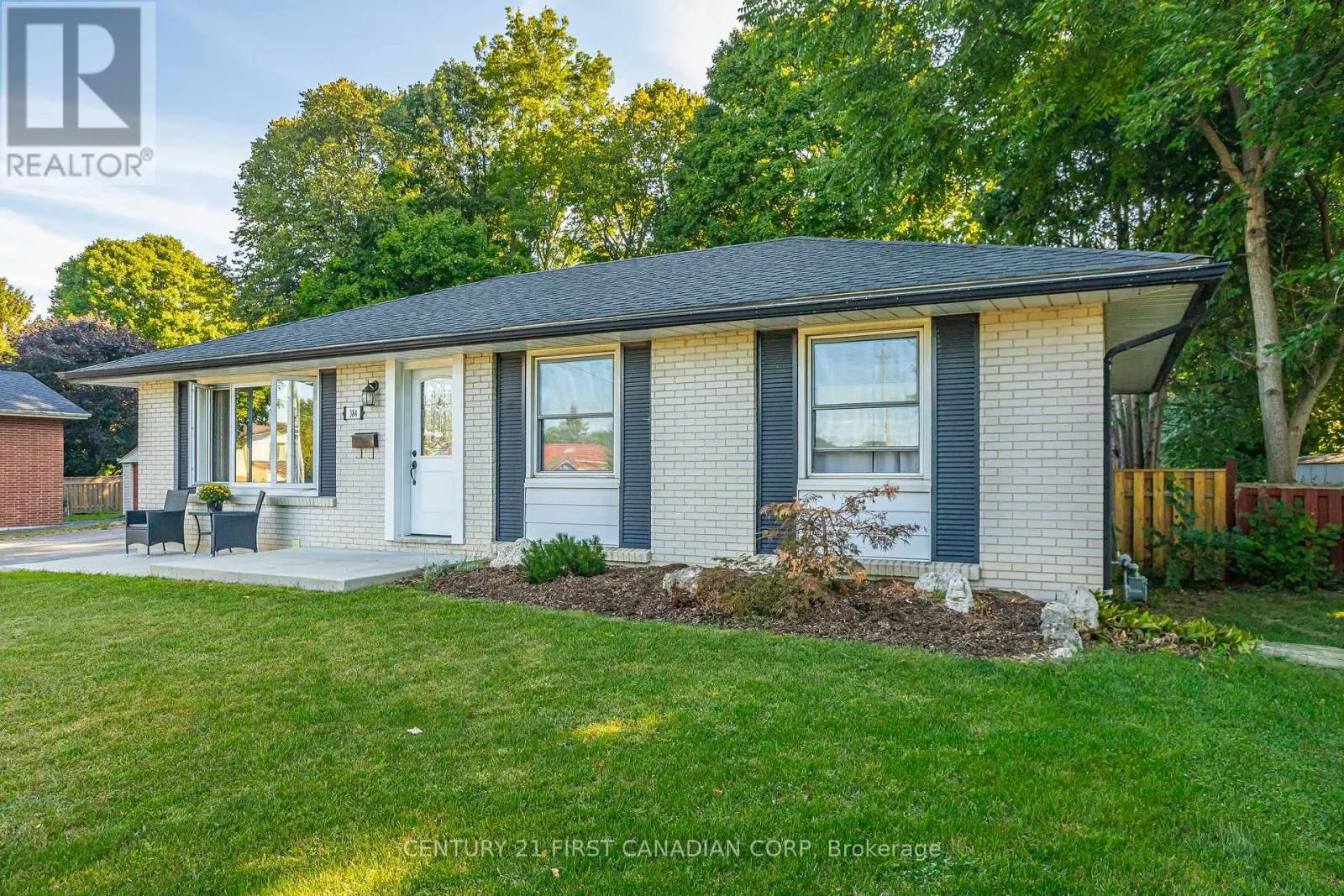 384 BRIARHILL AVENUE