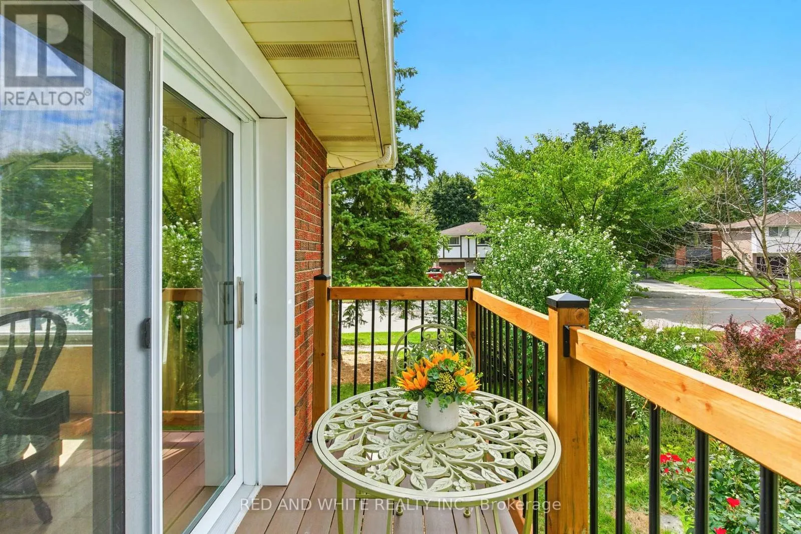 210 NORTHLAKE DRIVE