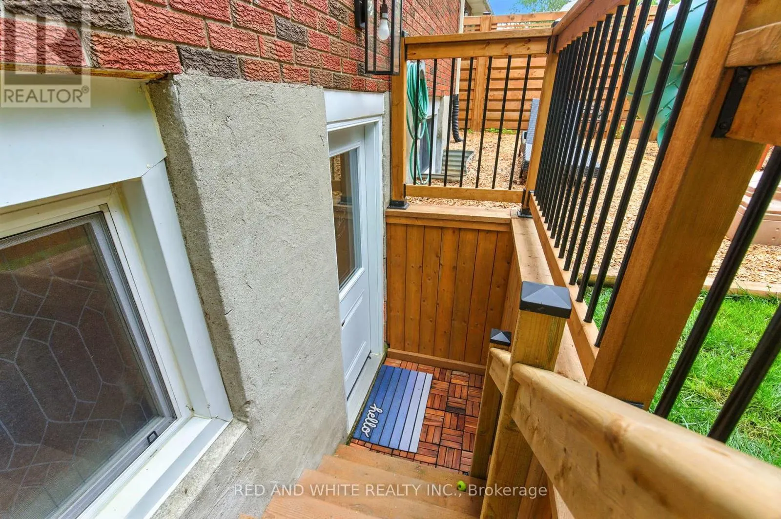 210 NORTHLAKE DRIVE