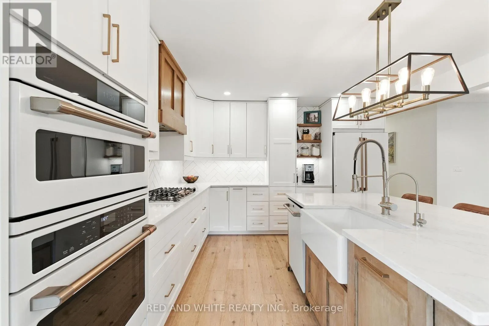 210 NORTHLAKE DRIVE
