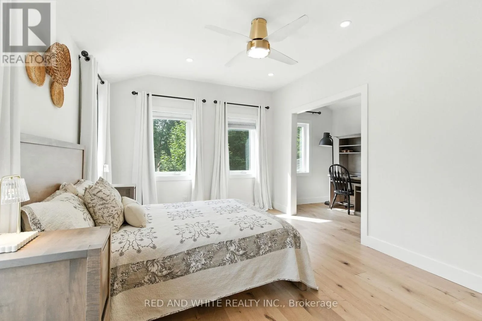 210 NORTHLAKE DRIVE