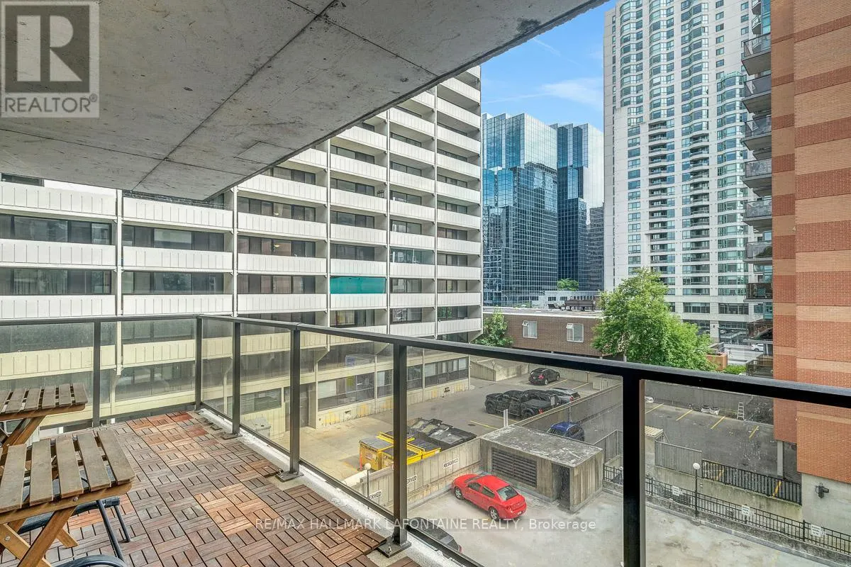 401 - 475 LAURIER AVENUE W