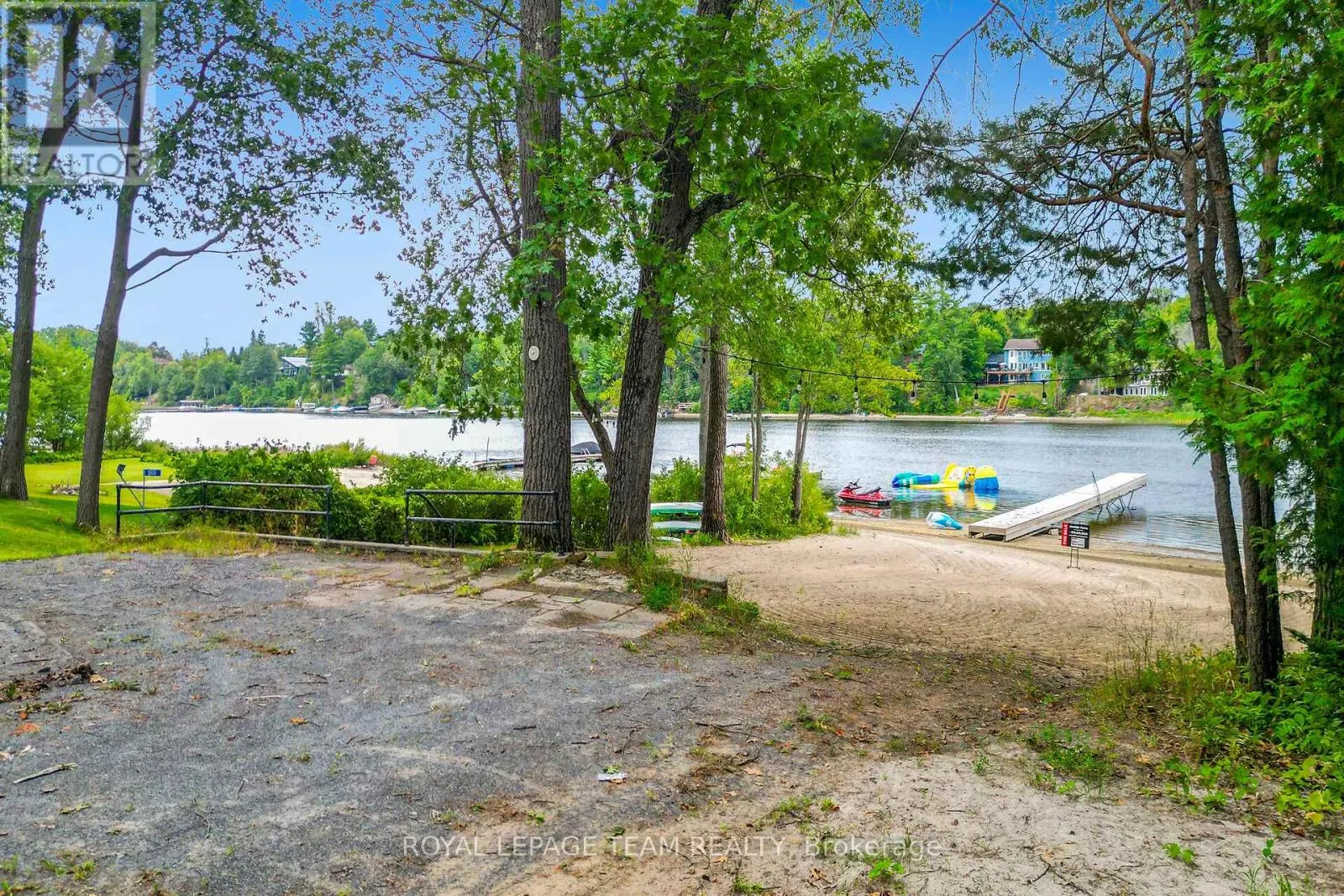 1142 BAYVIEW DRIVE