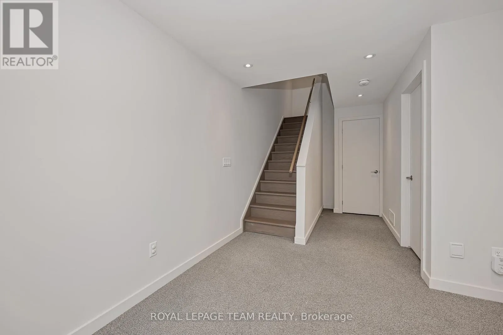 522 BORBRIDGE AVENUE