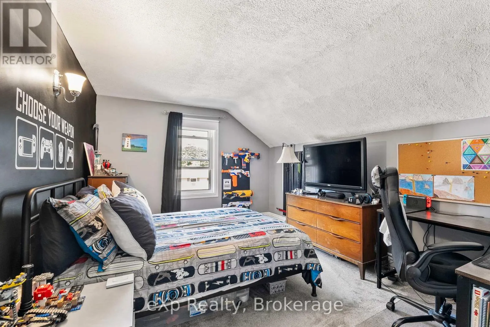 140 KING STREET E