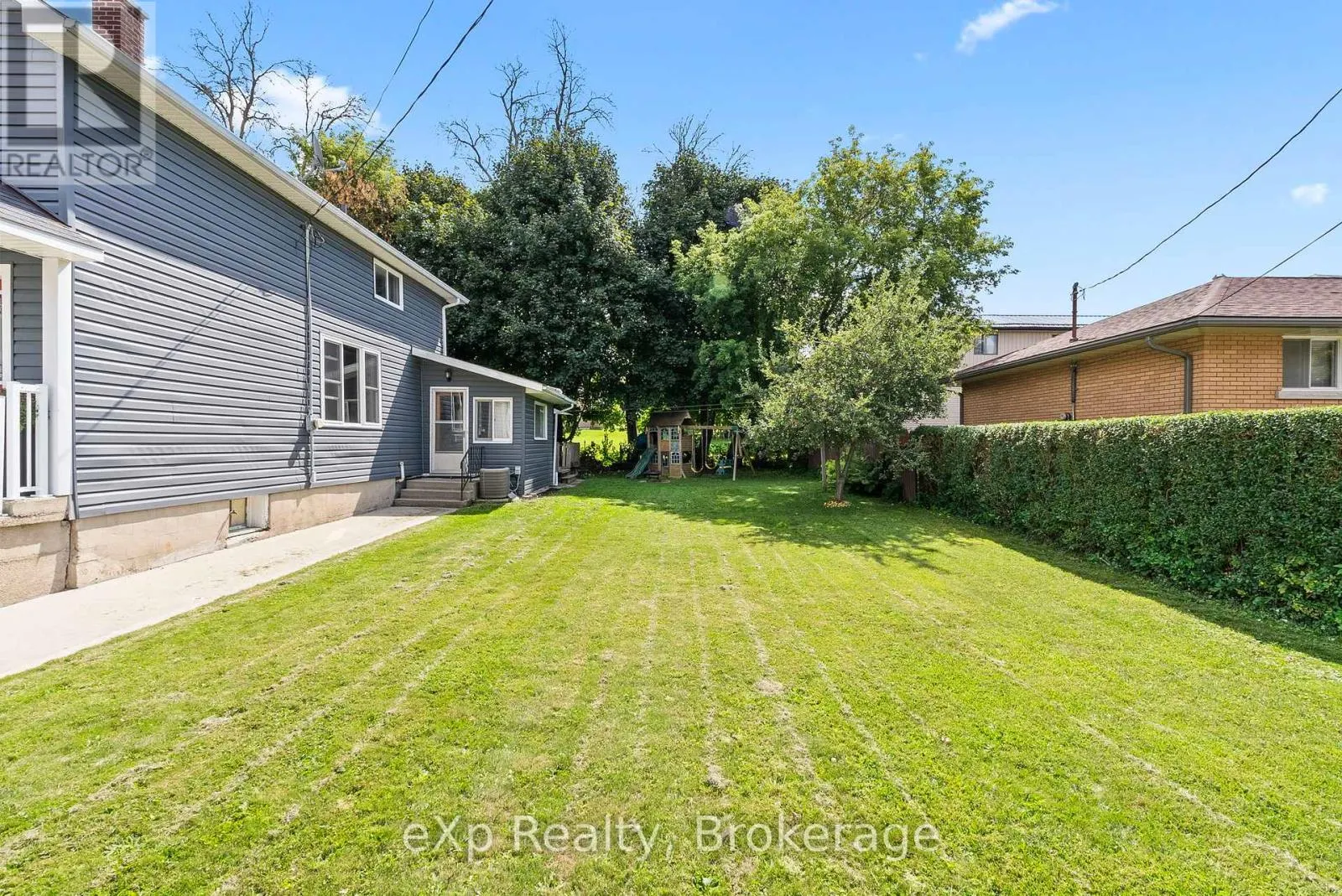 140 KING STREET E