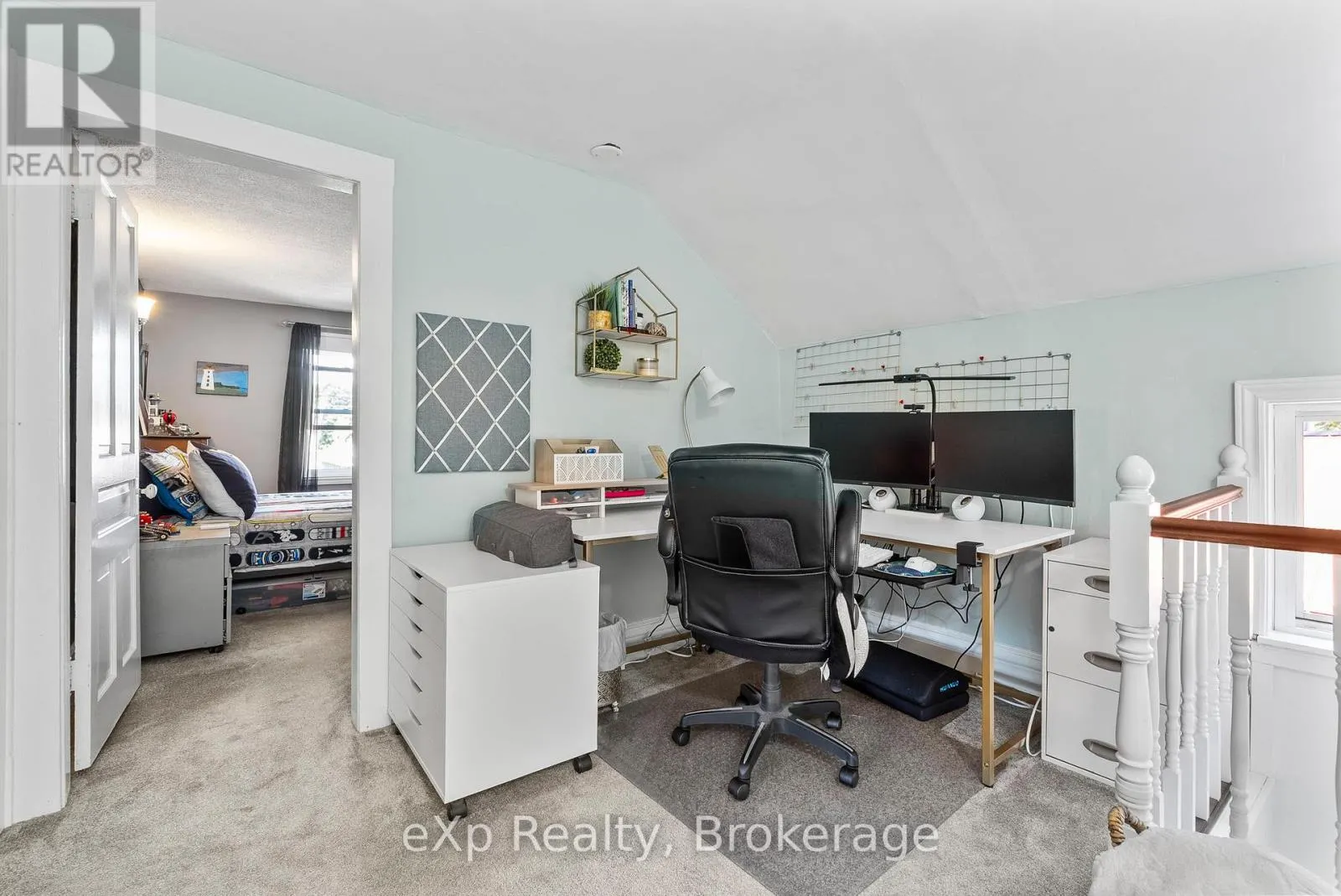 140 KING STREET E