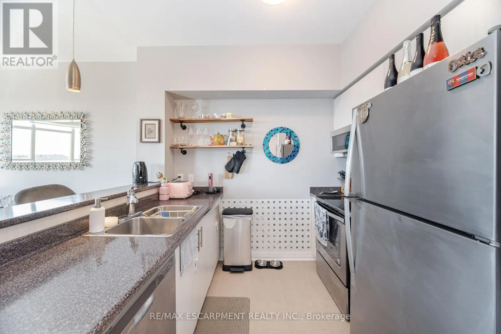 308 - 10 CONCORD PLACE