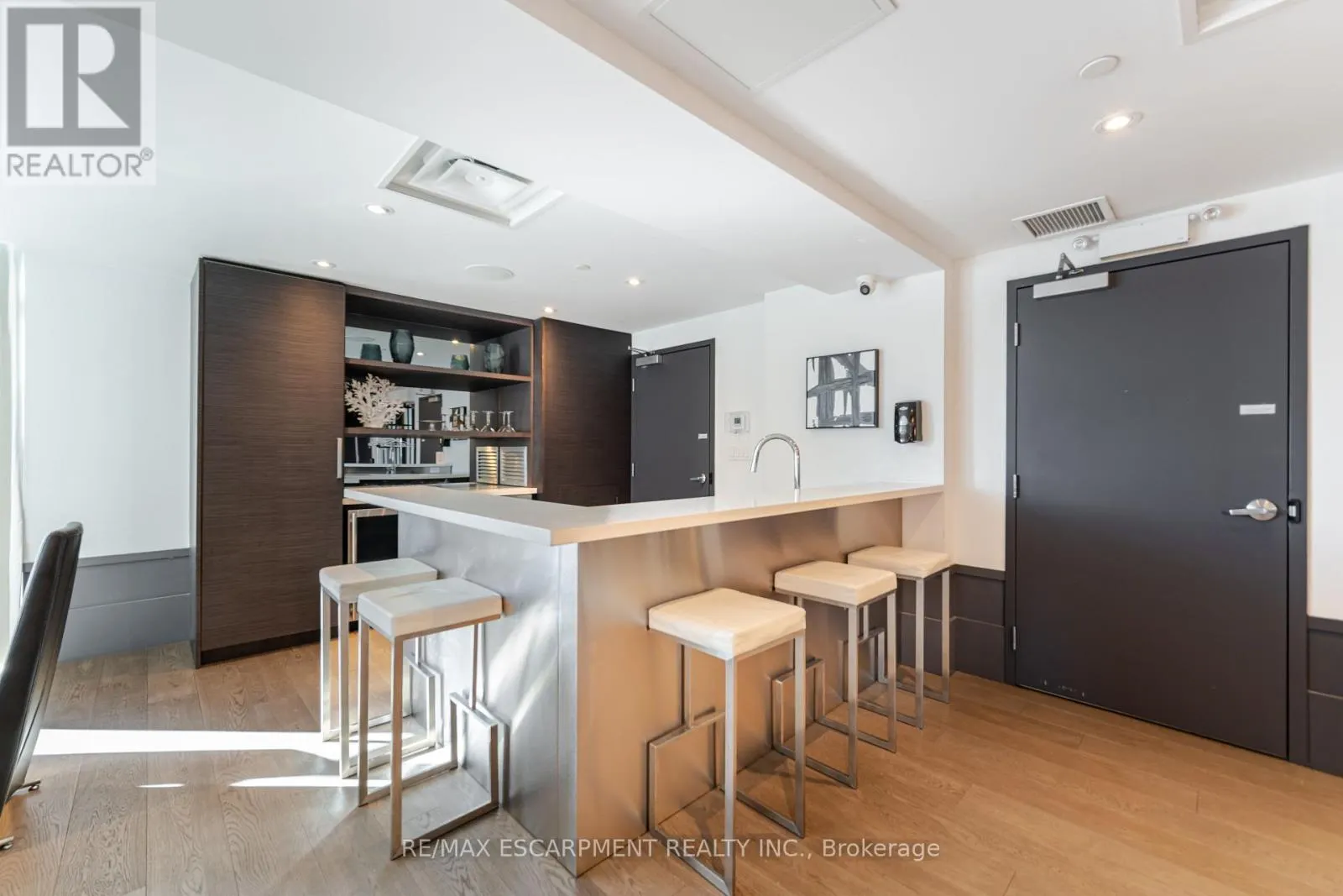 308 - 10 CONCORD PLACE