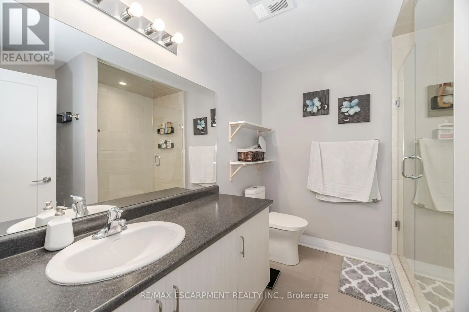 308 - 10 CONCORD PLACE