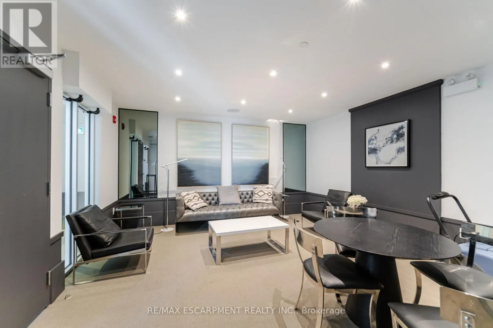 308 - 10 CONCORD PLACE