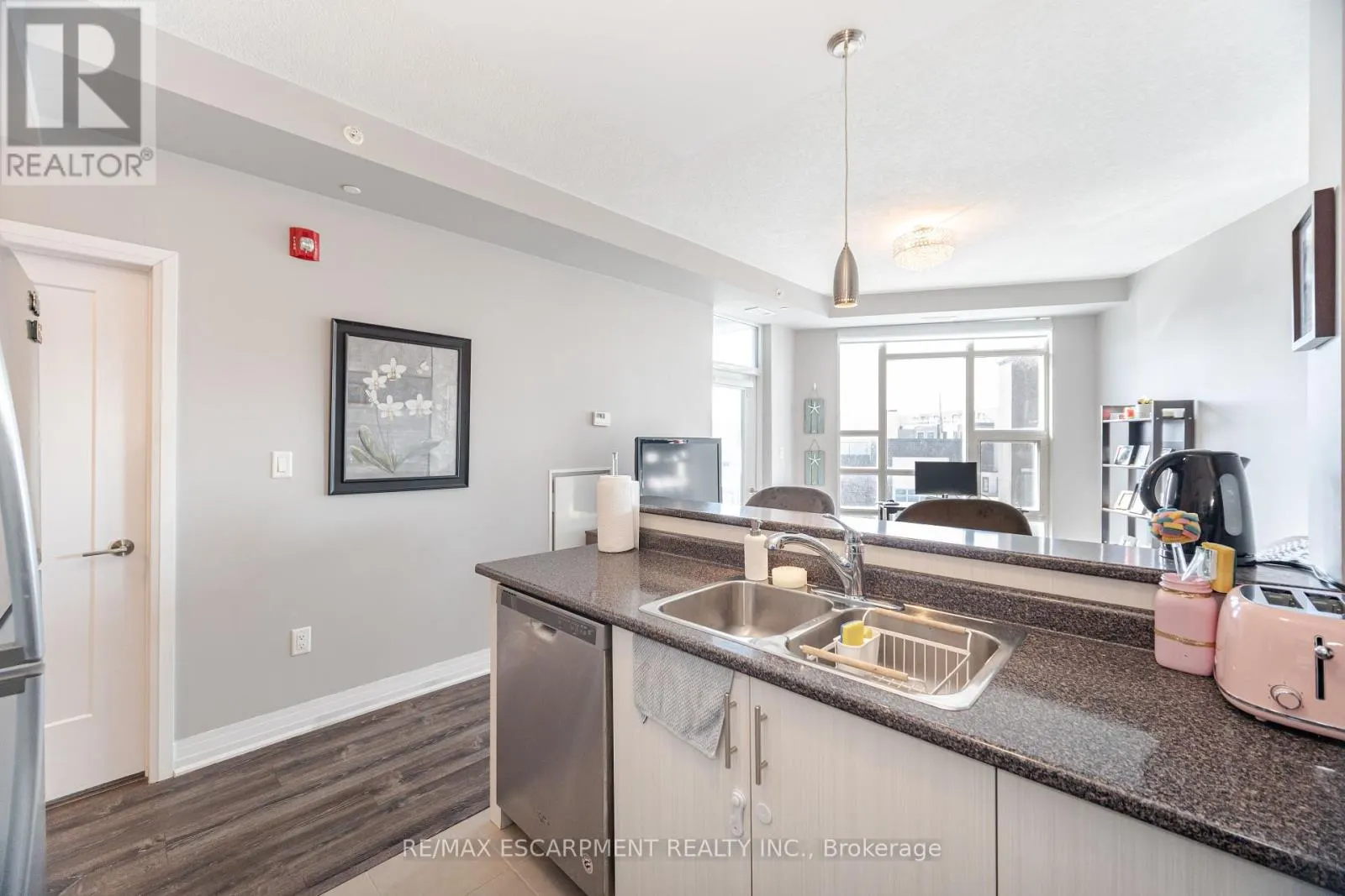 308 - 10 CONCORD PLACE