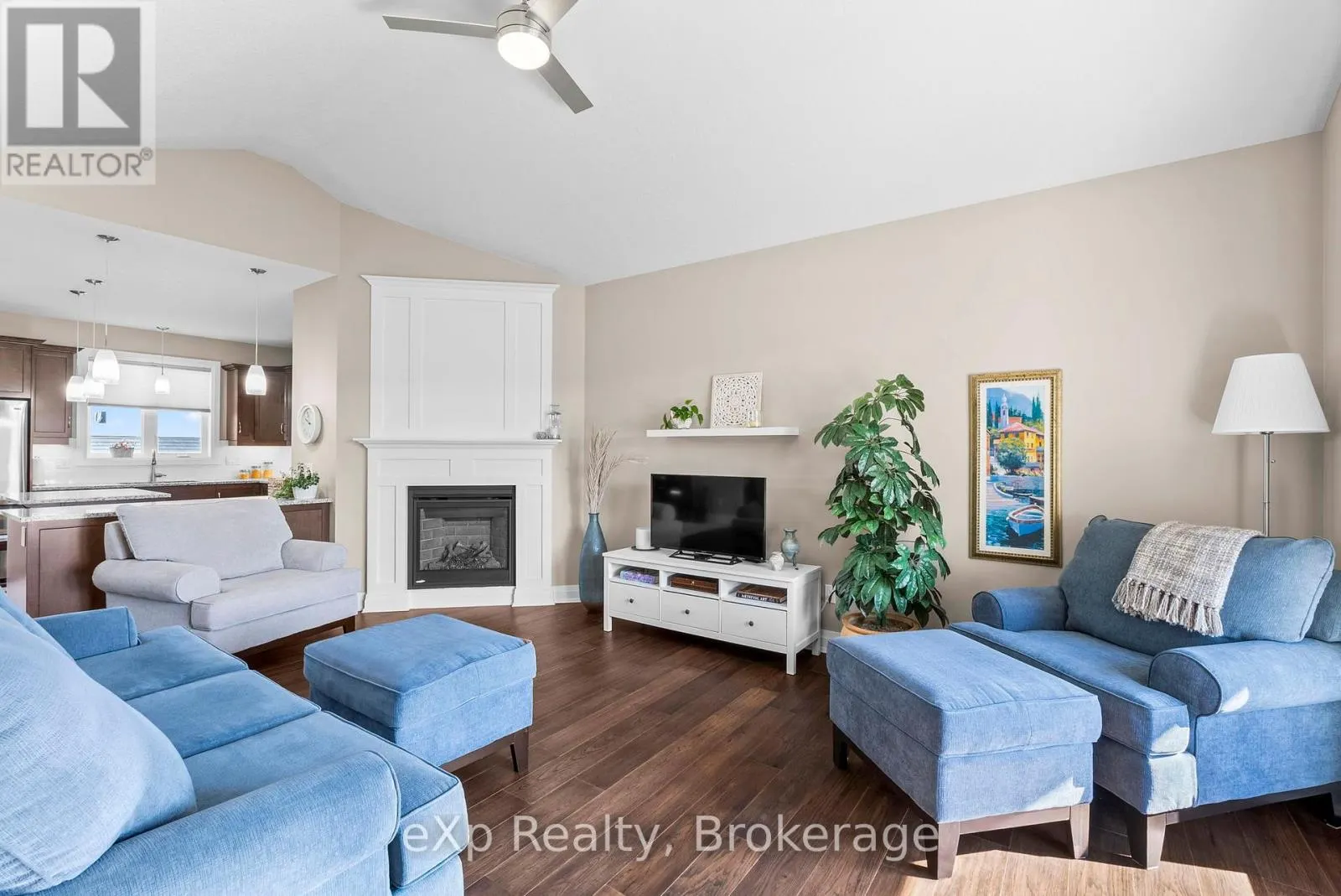 127 DOUG'S CRESCENT