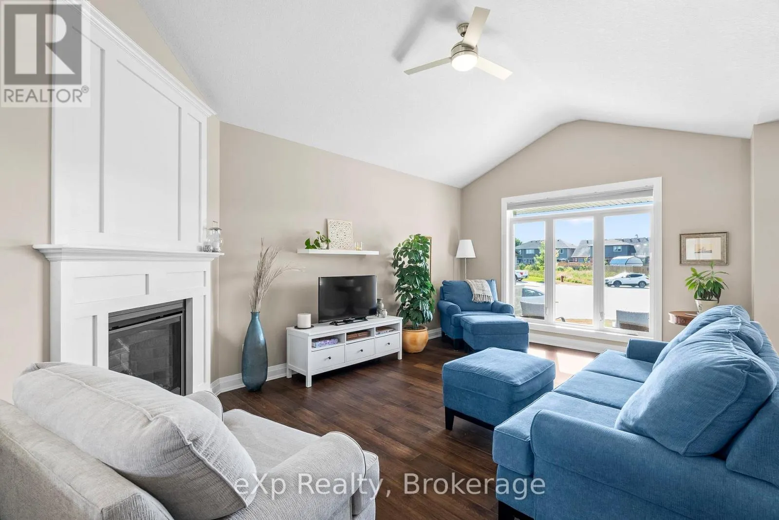 127 DOUG'S CRESCENT