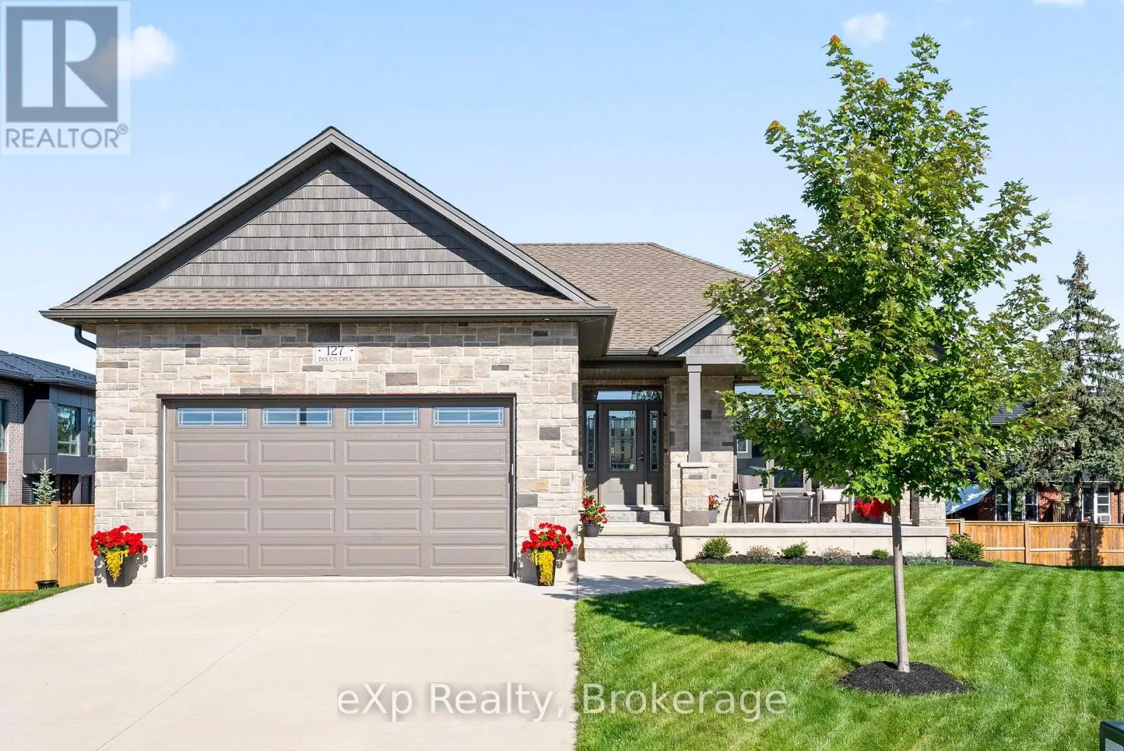 127 DOUG'S CRESCENT