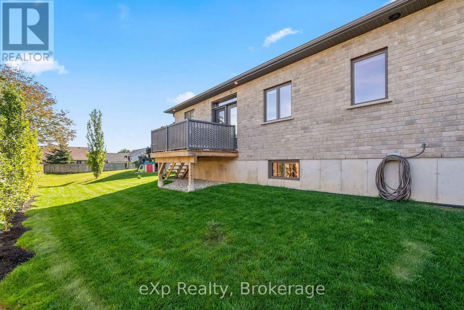 127 DOUG'S CRESCENT