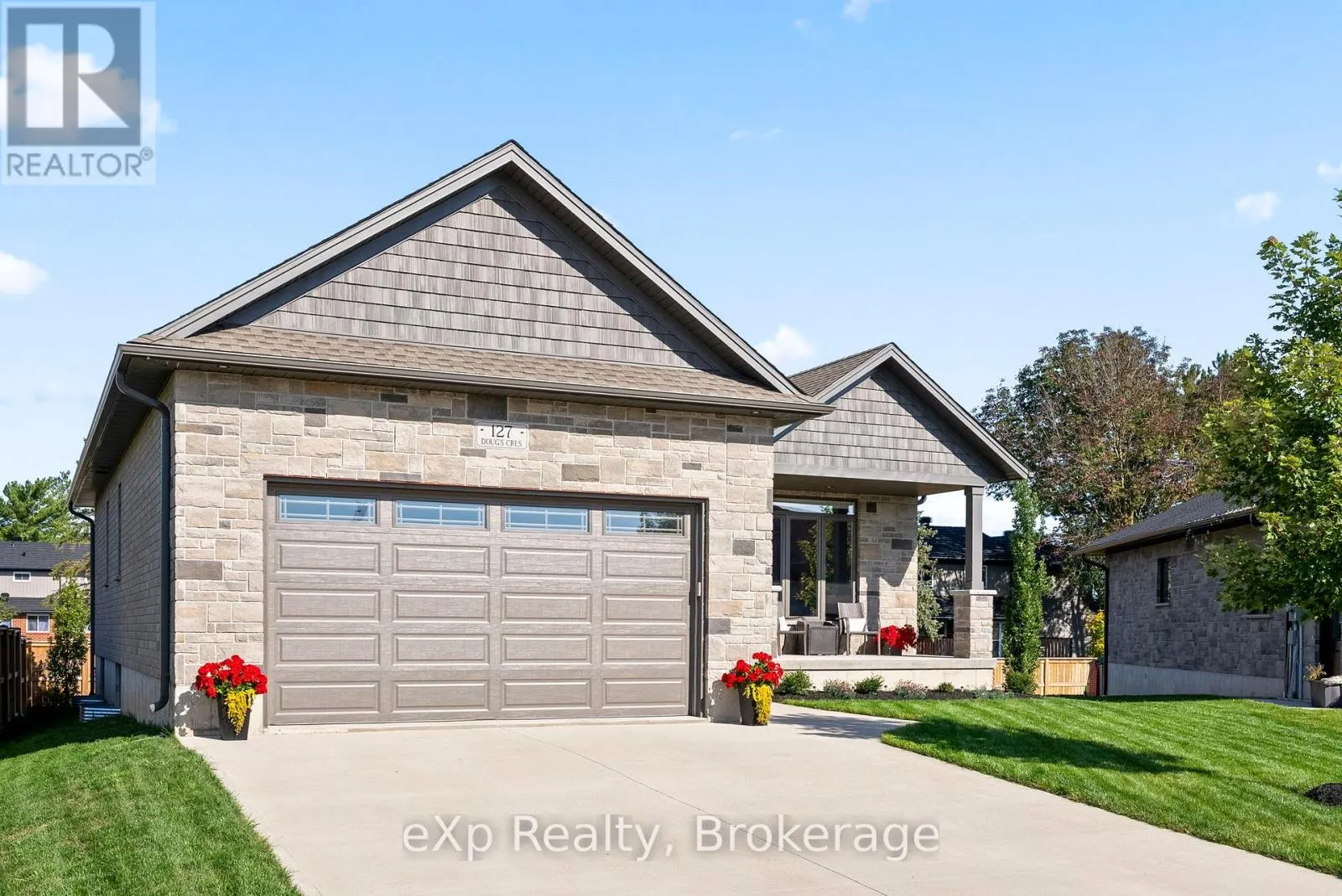 127 DOUG'S CRESCENT