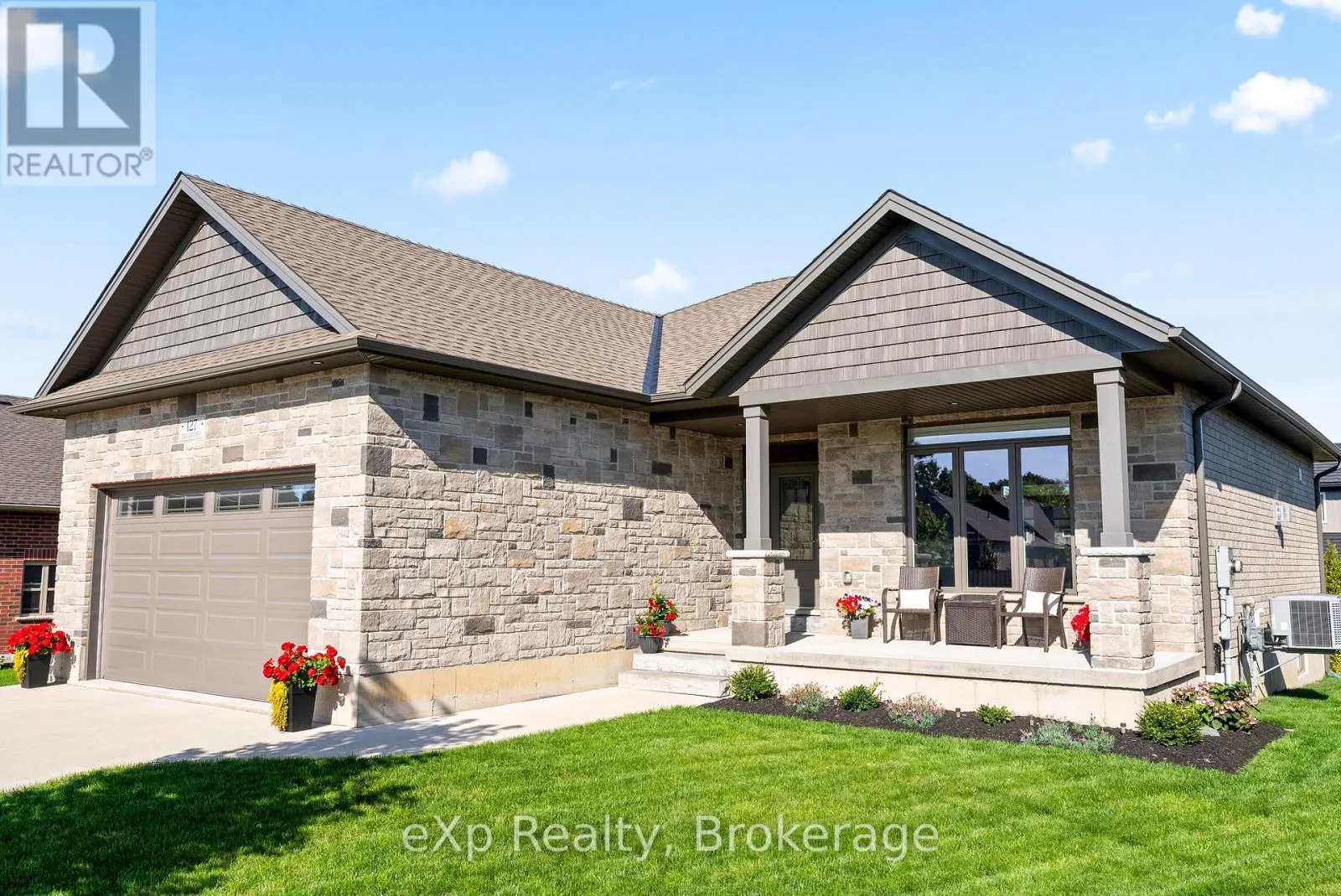 127 DOUG'S CRESCENT