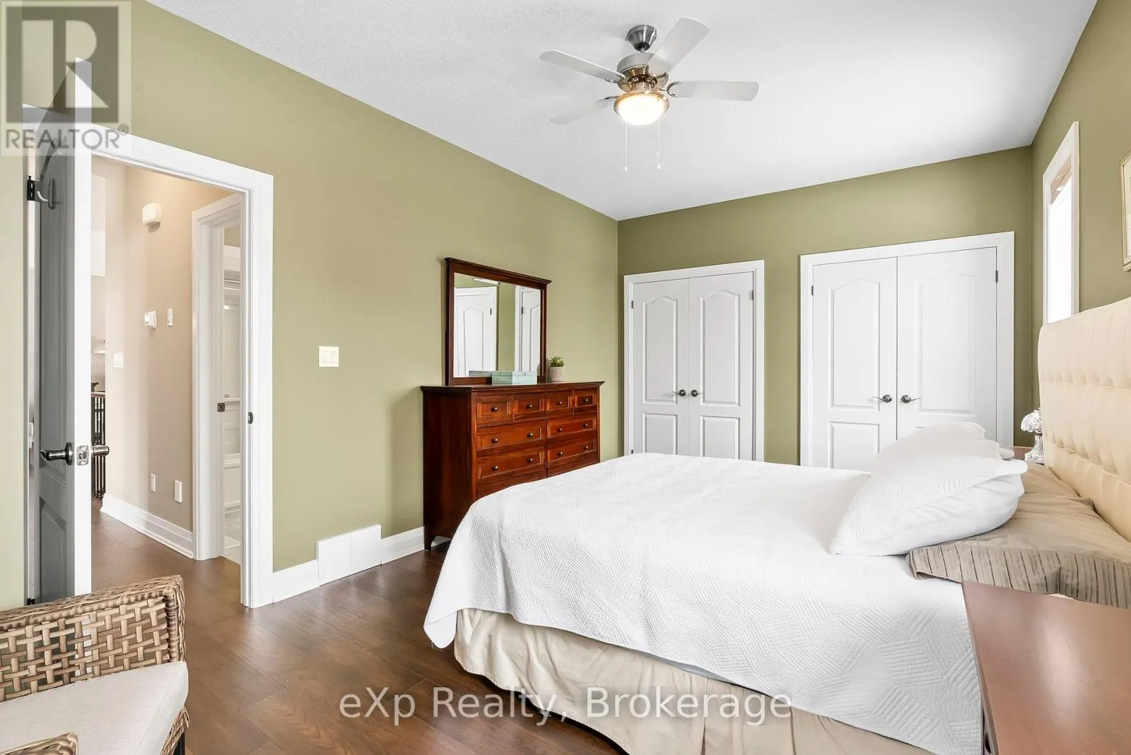127 DOUG'S CRESCENT