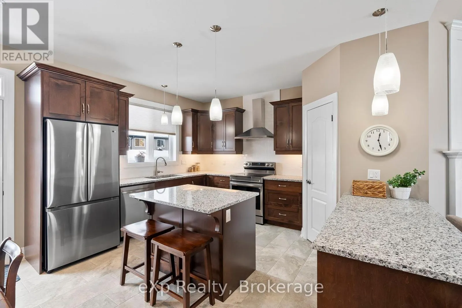 127 DOUG'S CRESCENT