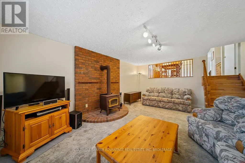 7362 NATHAN CRESCENT