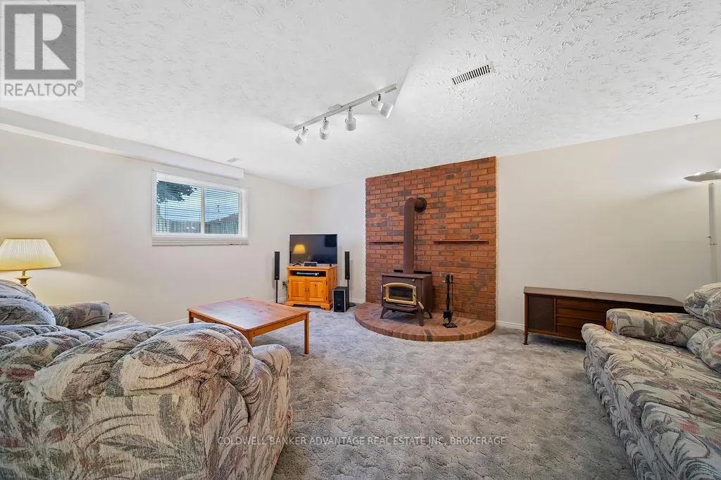 7362 NATHAN CRESCENT