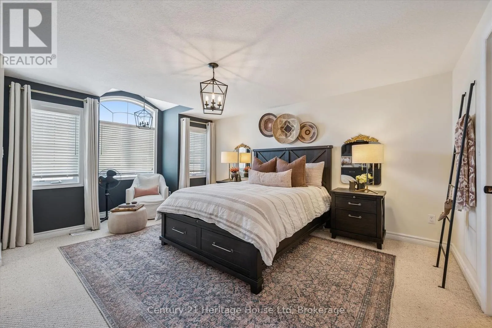 7 - 20 SHACKLETON DRIVE, #7
