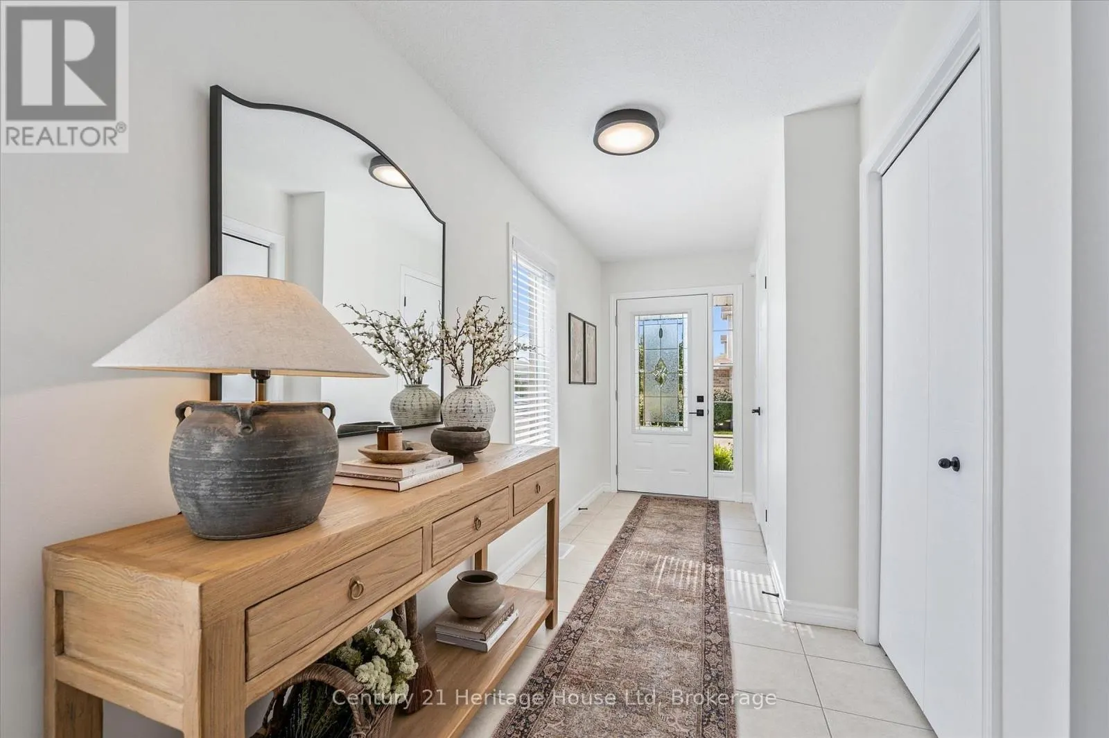 7 - 20 SHACKLETON DRIVE, #7