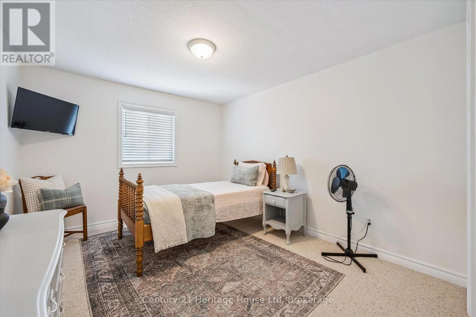 7 - 20 SHACKLETON DRIVE, #7