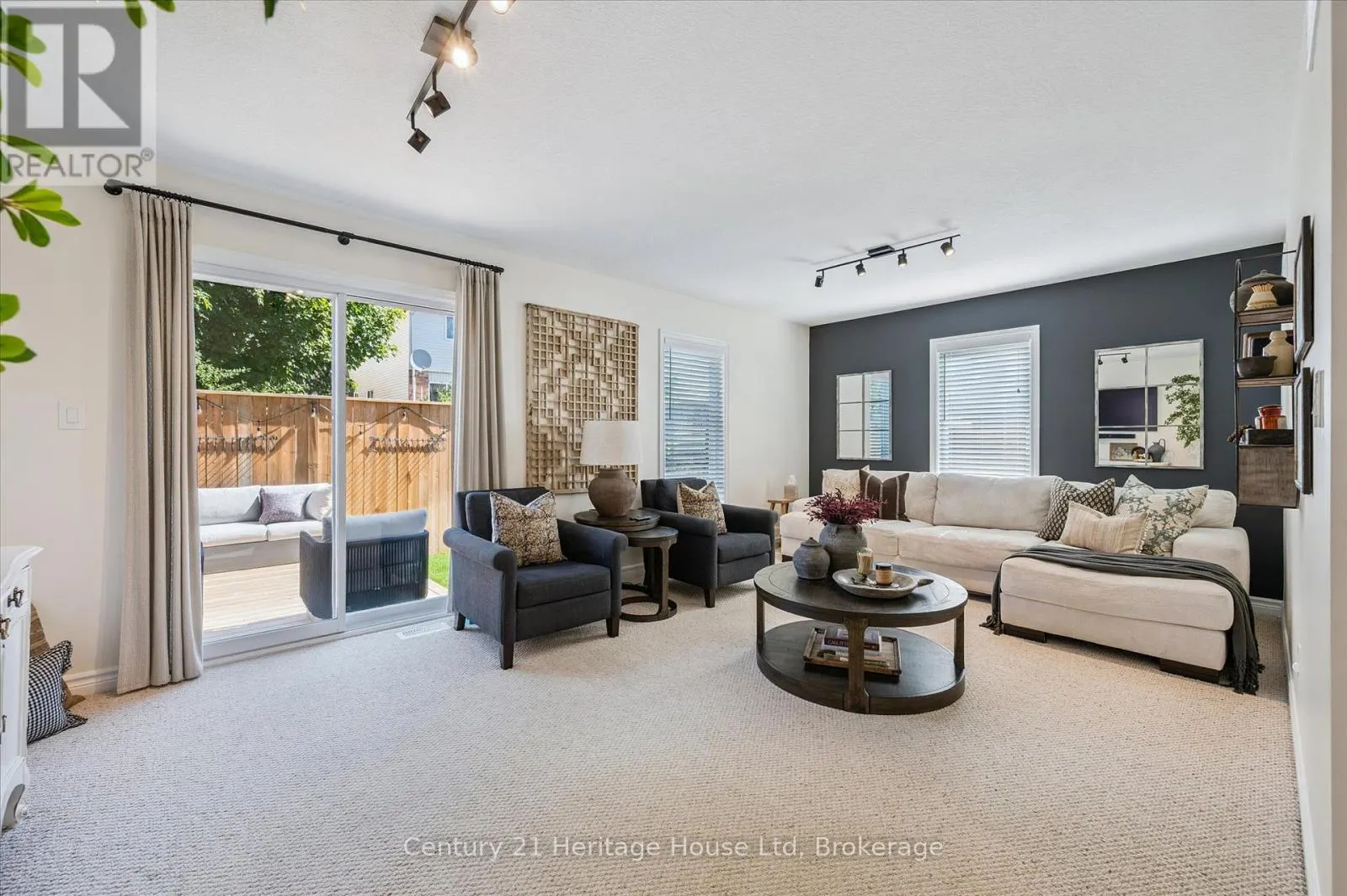 7 - 20 SHACKLETON DRIVE, #7