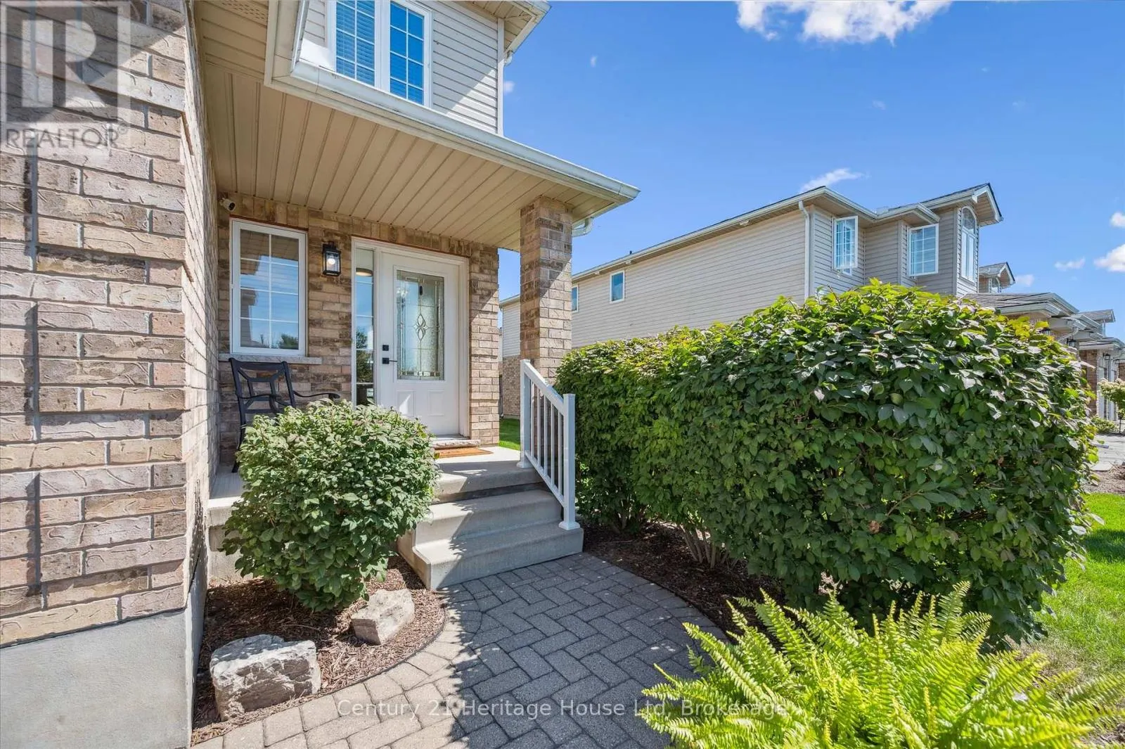 7 - 20 SHACKLETON DRIVE, #7