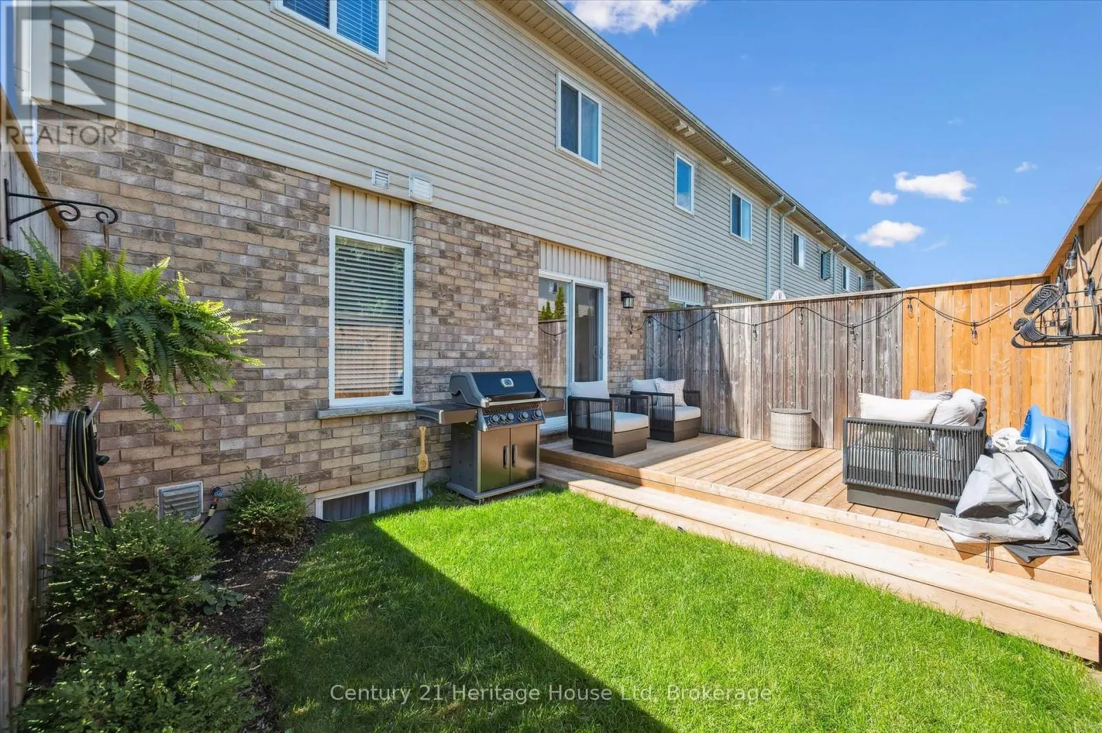 7 - 20 SHACKLETON DRIVE, #7