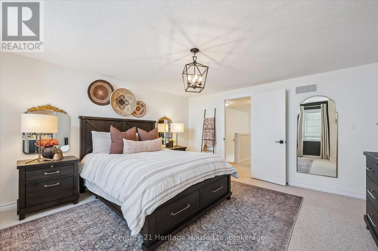 7 - 20 SHACKLETON DRIVE, #7