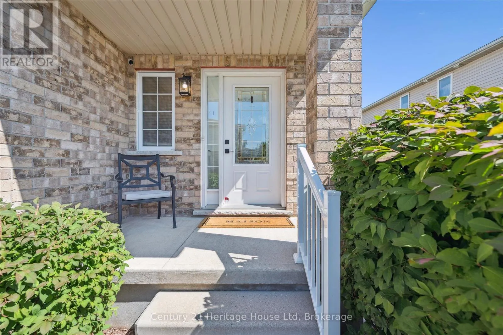 7 - 20 SHACKLETON DRIVE, #7